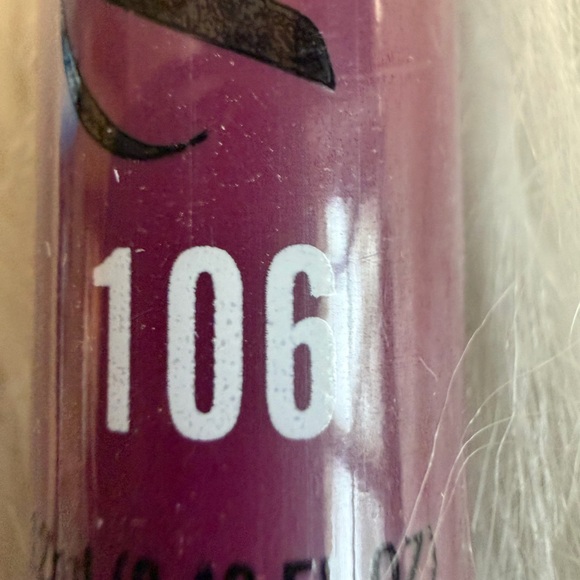 🩷5/$10 J2 Professional Burgundy Lip Gloss - Picture 4 of 6